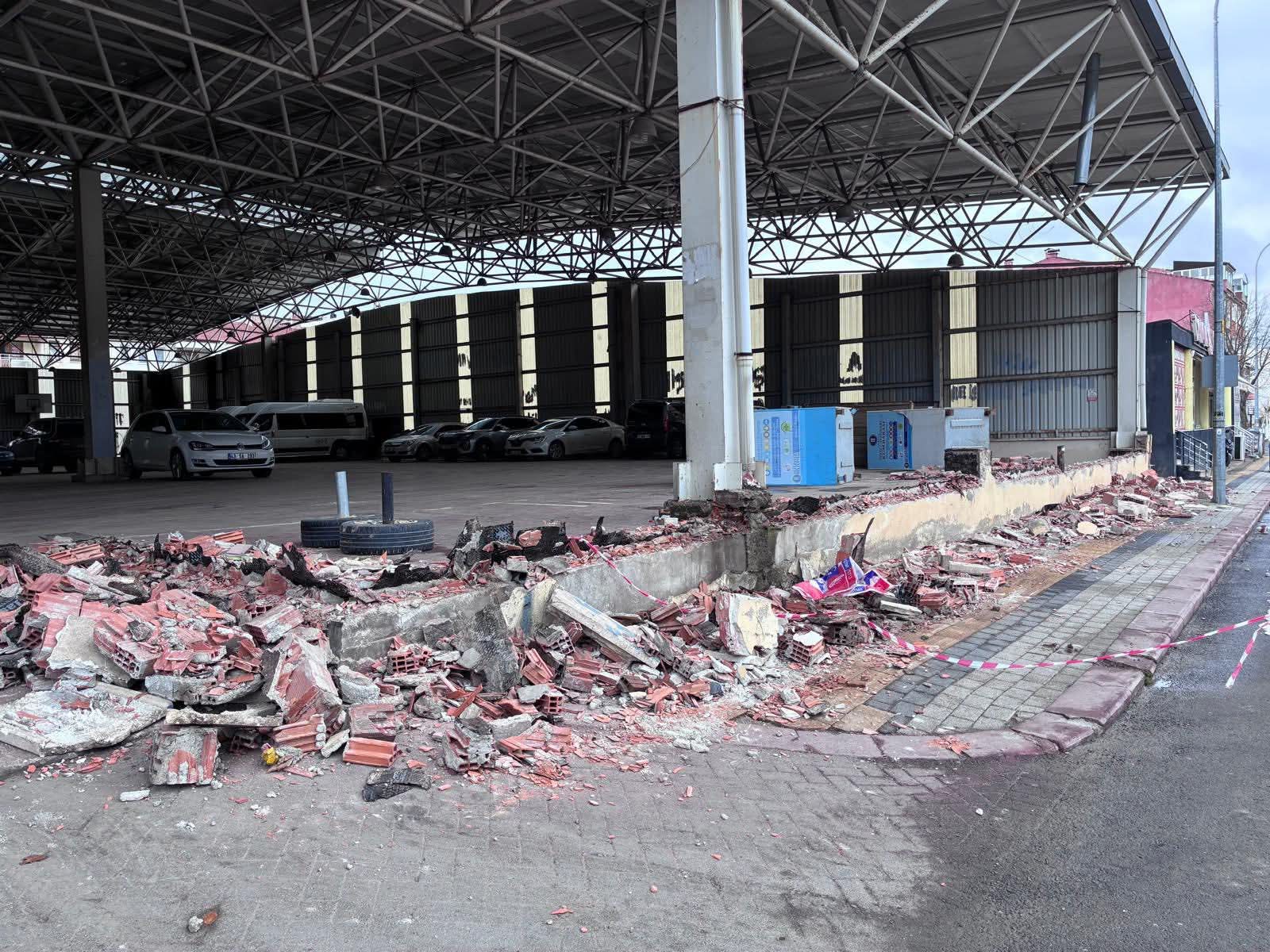 Kütahya’da Perşembe Pazarında Çalışma Başladı (5)