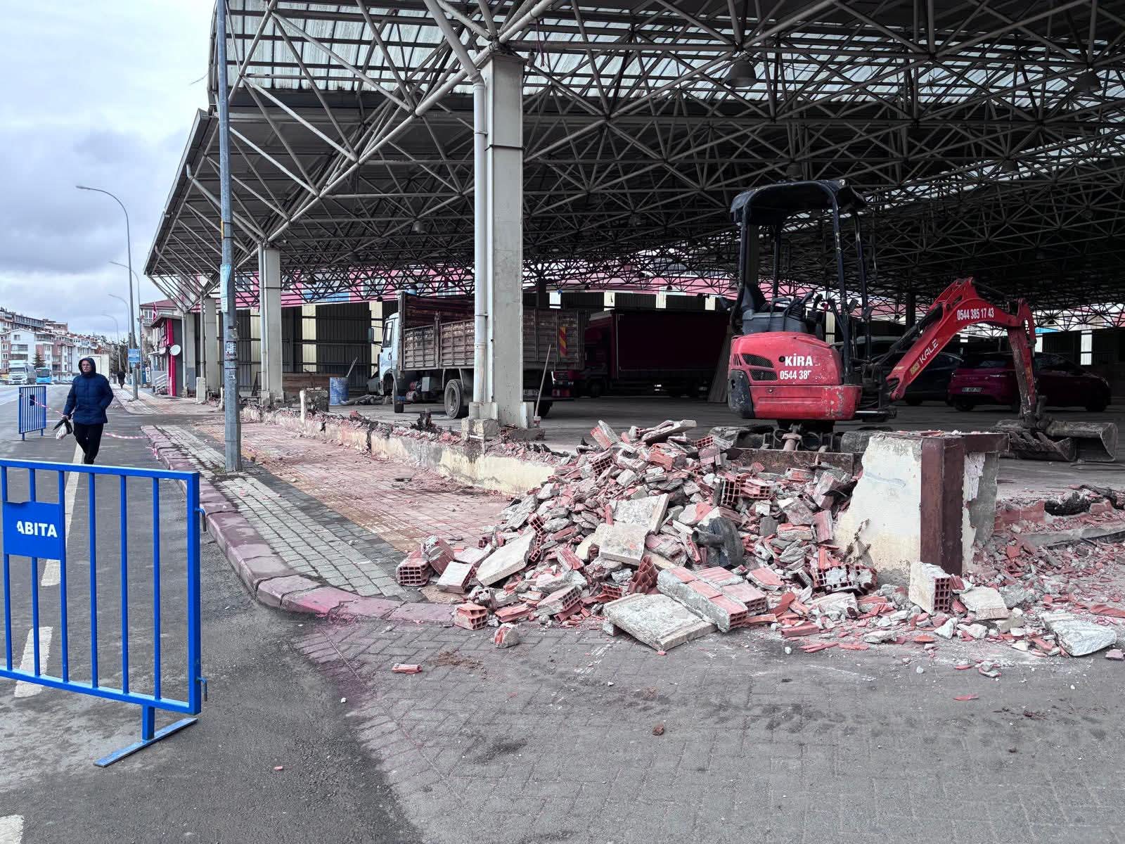 Kütahya’da Perşembe Pazarında Çalışma Başladı (7)