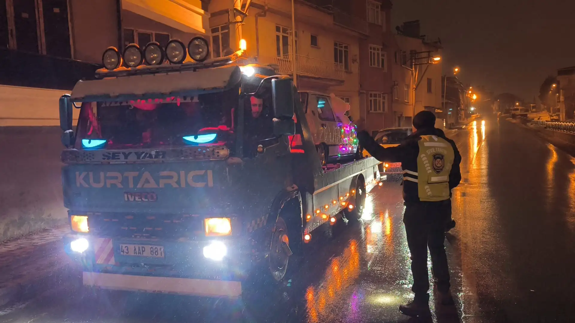 Kütahya’da Polis Ve Jandarma Ekiplerinden Yılbaşı Denetimleri