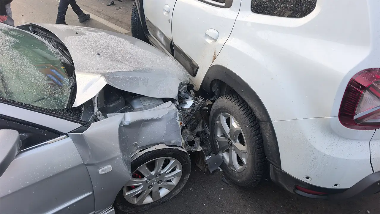 Kütahya’da Satışını Vereceği Otomobille Kaza Yaptı6