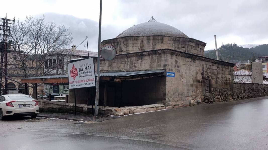 Kütahya’da Vakıflar, Iki Tarihi Yapı Için Ihaleye Çıkacak (4)