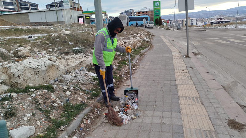 Kütahya’da Zafertepe Mahallesi’nde Kar Yağışı Sonrası Temizlik Çalışması (4)