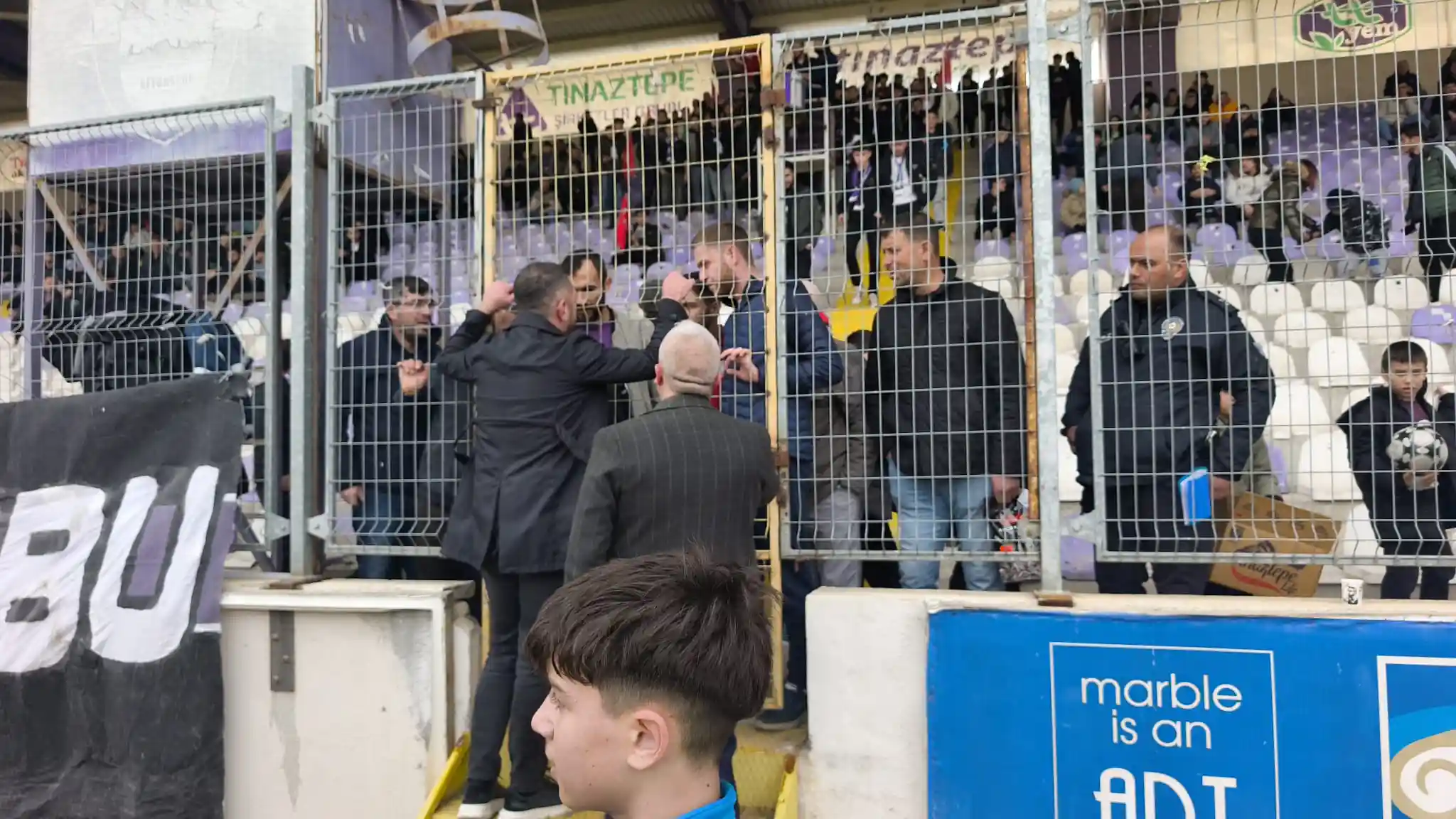 Kütahyaspor Afyonspor Maçında “Dostluk” Mesajları Verildi