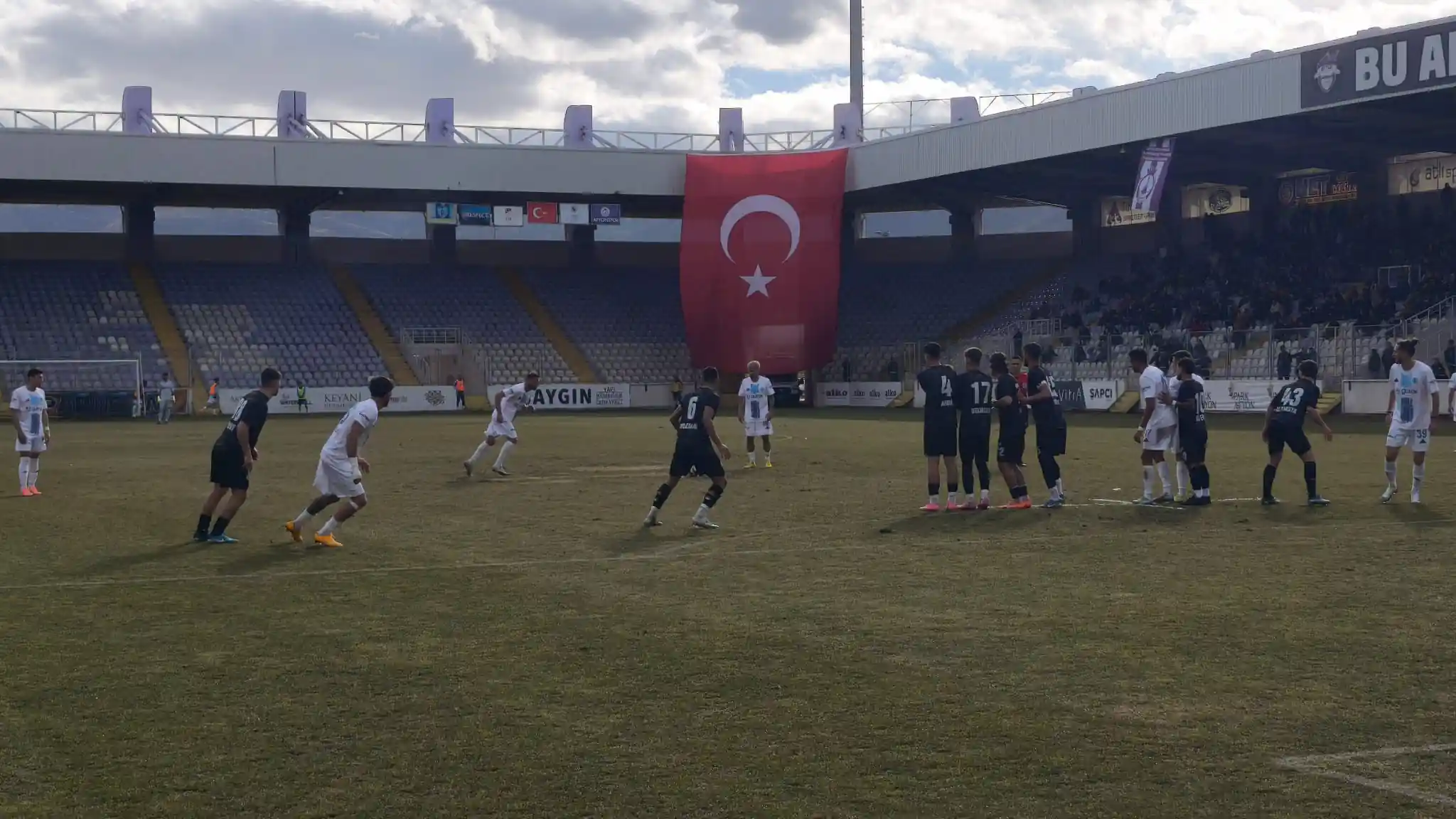 Kütahyaspor Afyonspor Maçında Ilk Yarı Tamamlandı