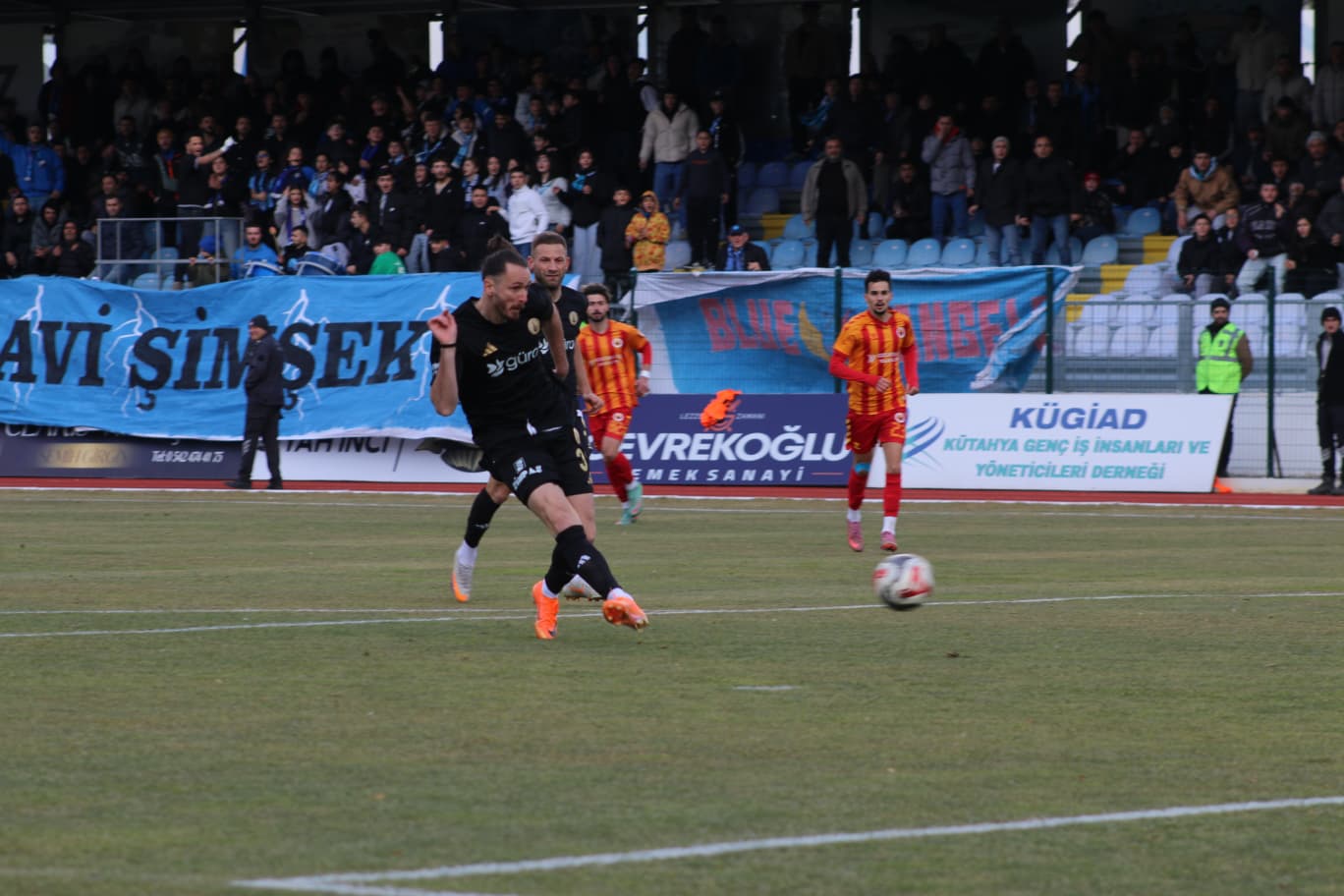 Kütahyaspor Evinde Devreyi Önde Girdi (6)