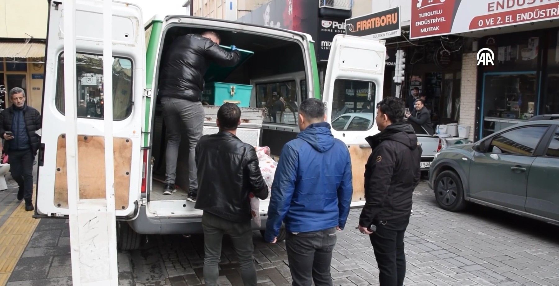 Manisa’da 3 Aylık Bebek Yatağında Ölü Bulundu (2)