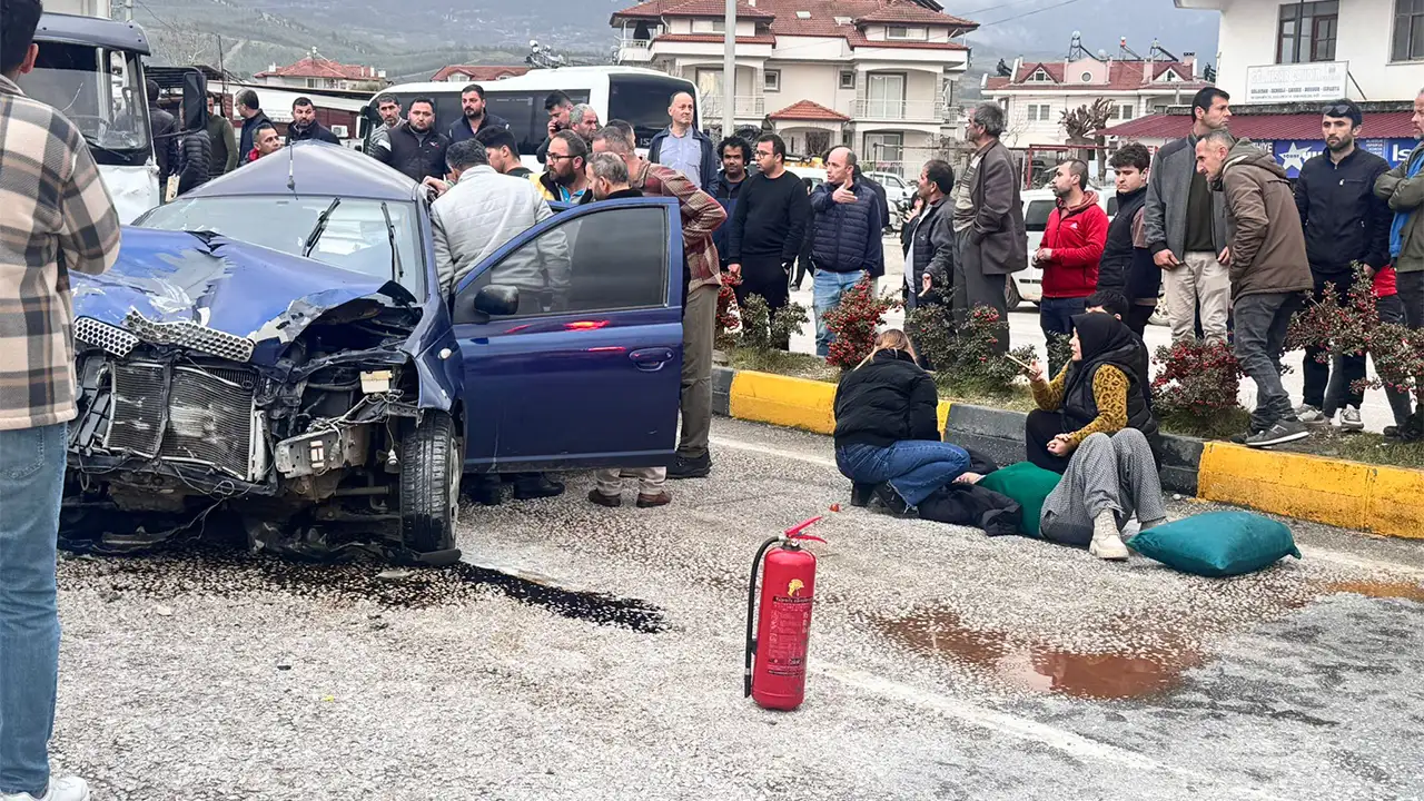 Muğla'da Zincirleme Kaza 4 Yaralı1