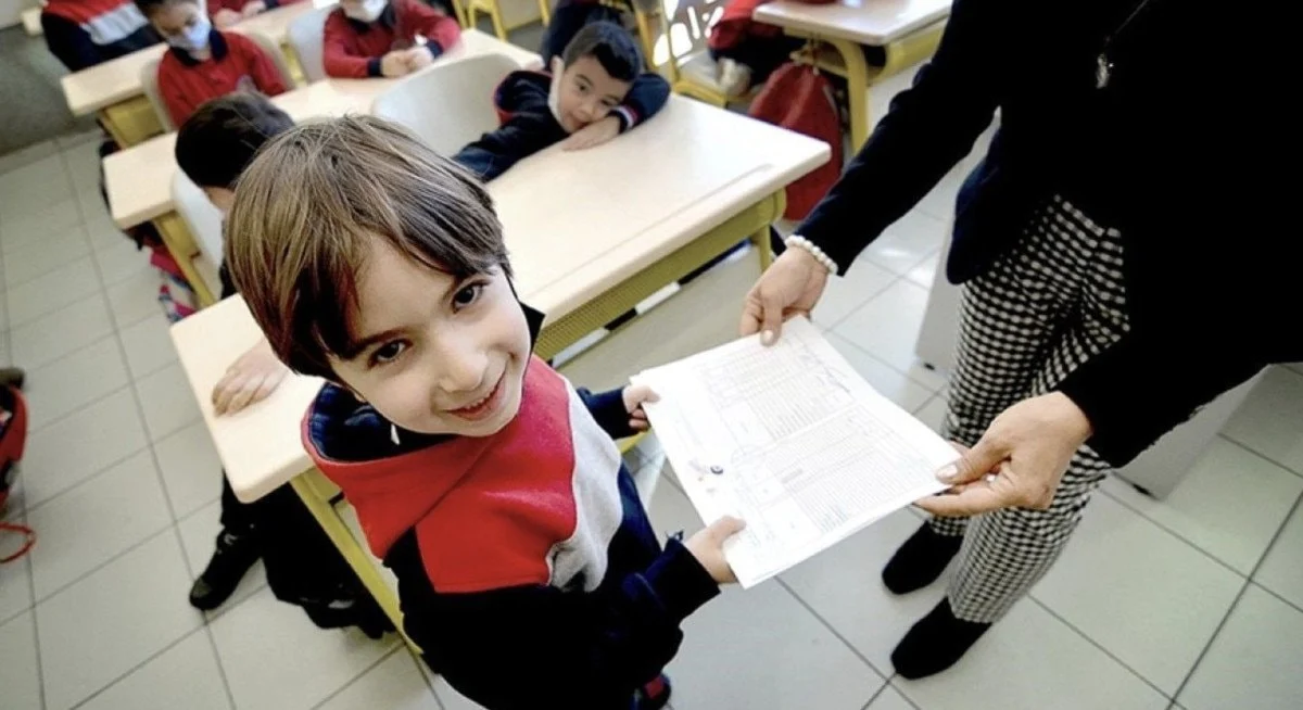 Okullar ‘Bayrak Sevgisi’ Temasıyla Başlayacak