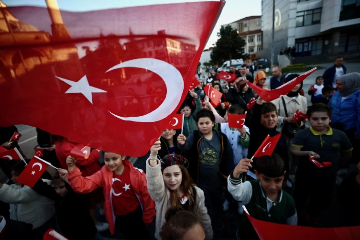 Okullar ‘Bayrak Sevgisi’ Temasıyla Başlayacak1