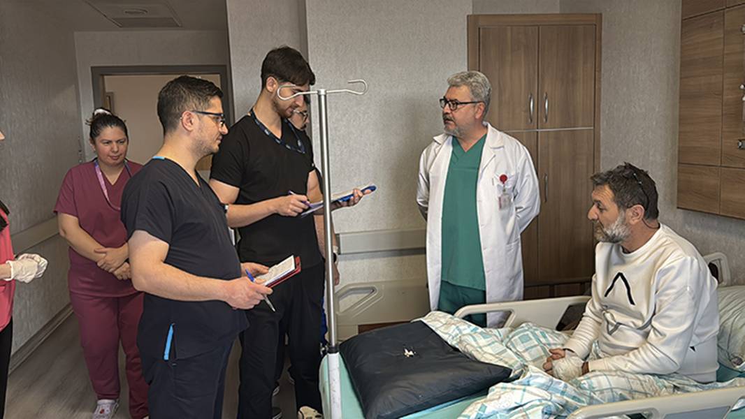 Şeker Hastasının Çürüyen Parmağı Alınarak Ayağı Kurtarıldı (2)