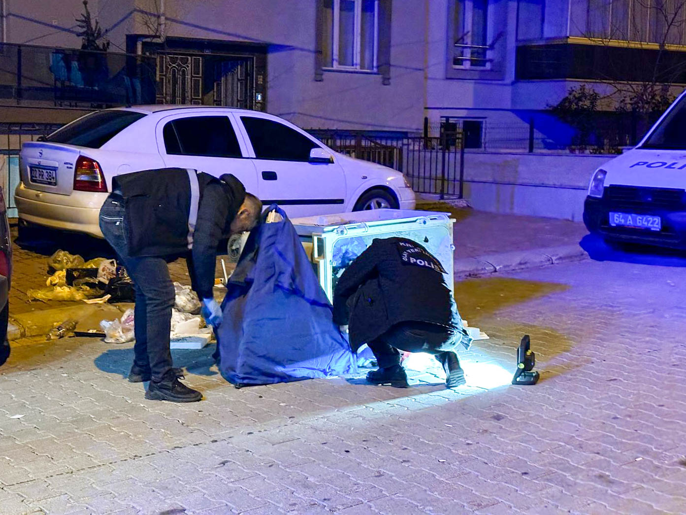 Uşak’ta Çöp Konteynerinde Yeni Doğmuş Bebek Cesedi Bulundu (2)