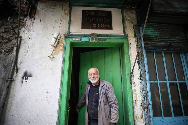 Yarım Asırdan Fazla Süredir Aynı Tutkuyla Ahşaba Şekil Veriyor