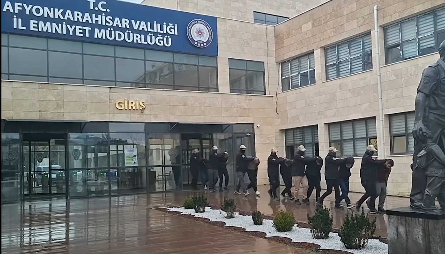 Afyonkarahisar Merkezli Deaş Operasyonunda 6 Tutuklama 1