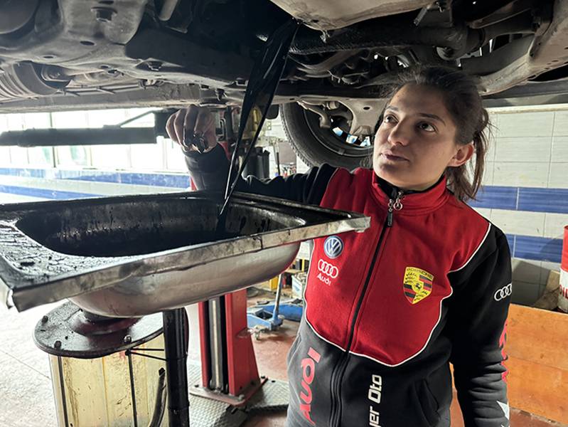 Afyonkarahisarlı “Hatice Usta” Sanayide Ön Yargıları Kırıyor (2)