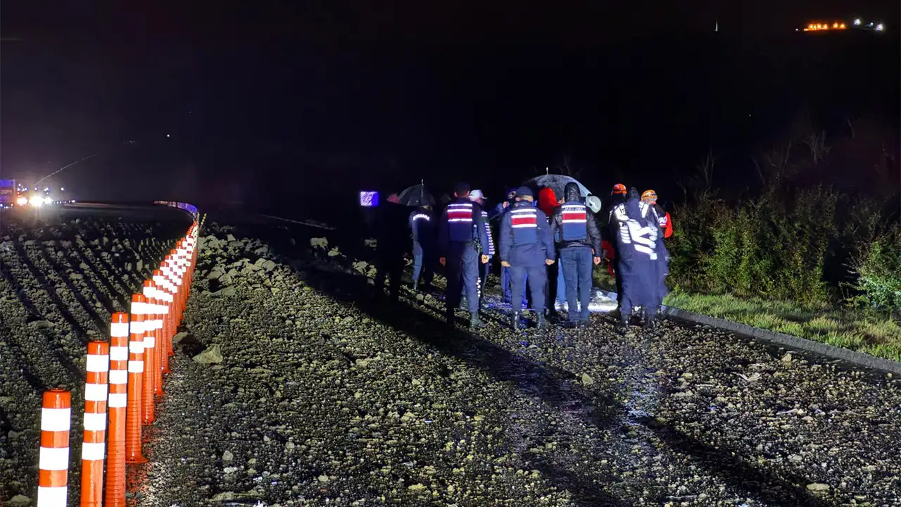 Balıkesir'de Savaş Uçağı Düştü, Pilot Şehit Oldu4