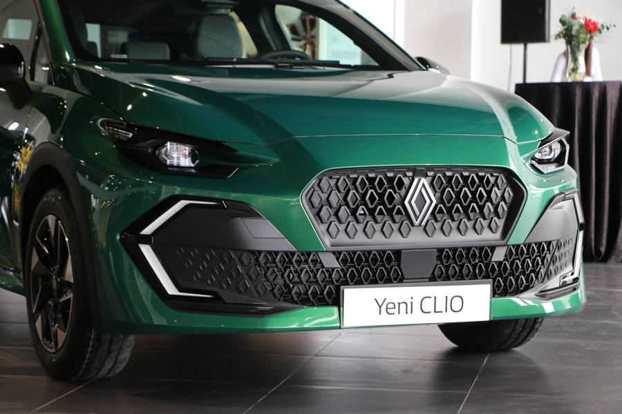 Baştaş Grup Kütahya’da Clio 6’Yı Vatandaşlarla Buluşturuyor (1)