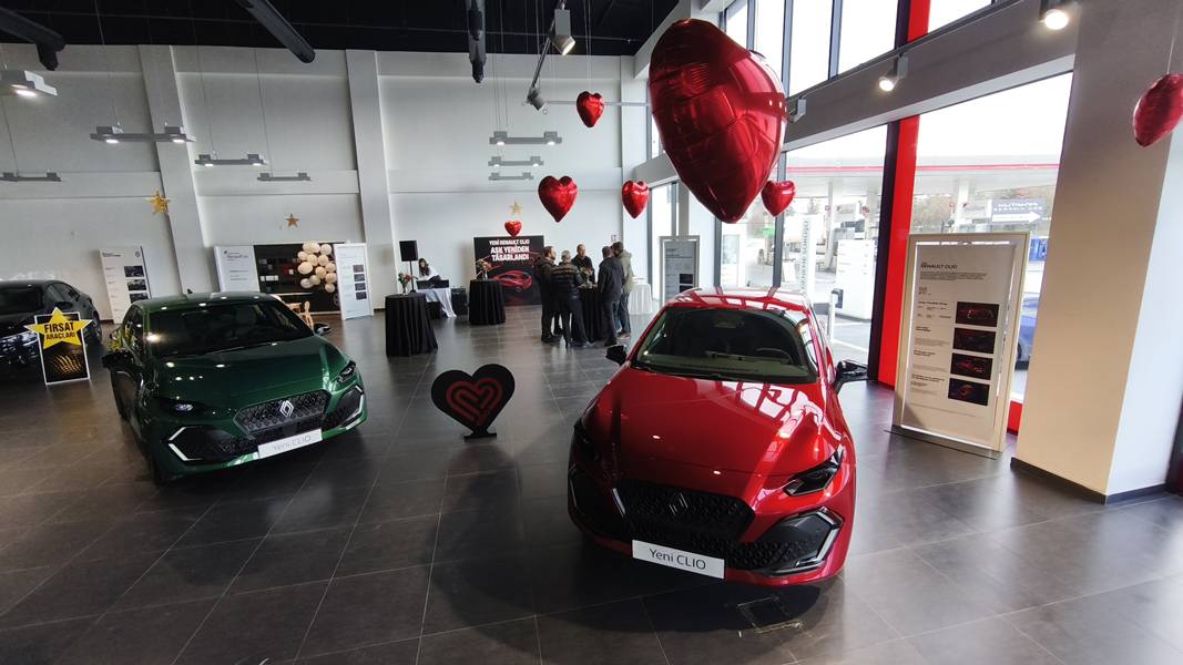 Baştaş Grup Kütahya’da Clio 6’Yı Vatandaşlarla Buluşturuyor (3)