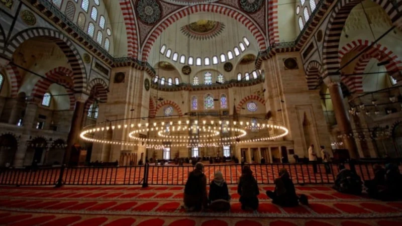 Berat Kandili Namazı Nasıl Kılınır, Kaç Rekattır Diyanet’e Göre Detaylar