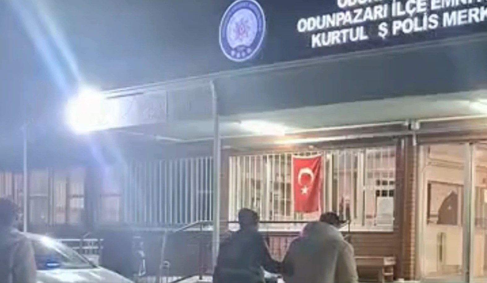 Eskişehir’de Otomobile Radar Görünümü Veren 2 Kişi Yakalandı 1