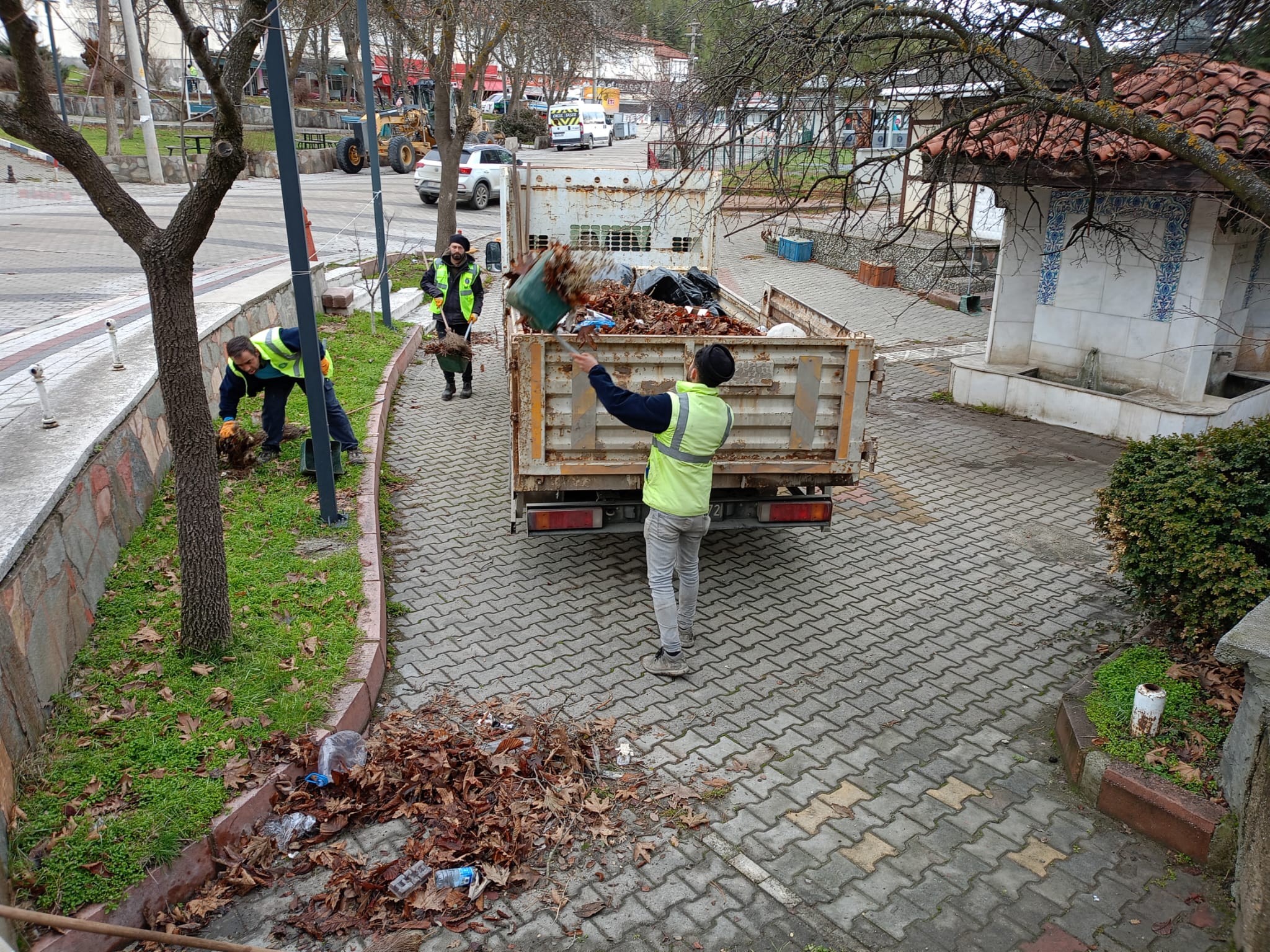 Kütahya Ilıca Mahallesi’nde Temizlik Çalışmaları (2)