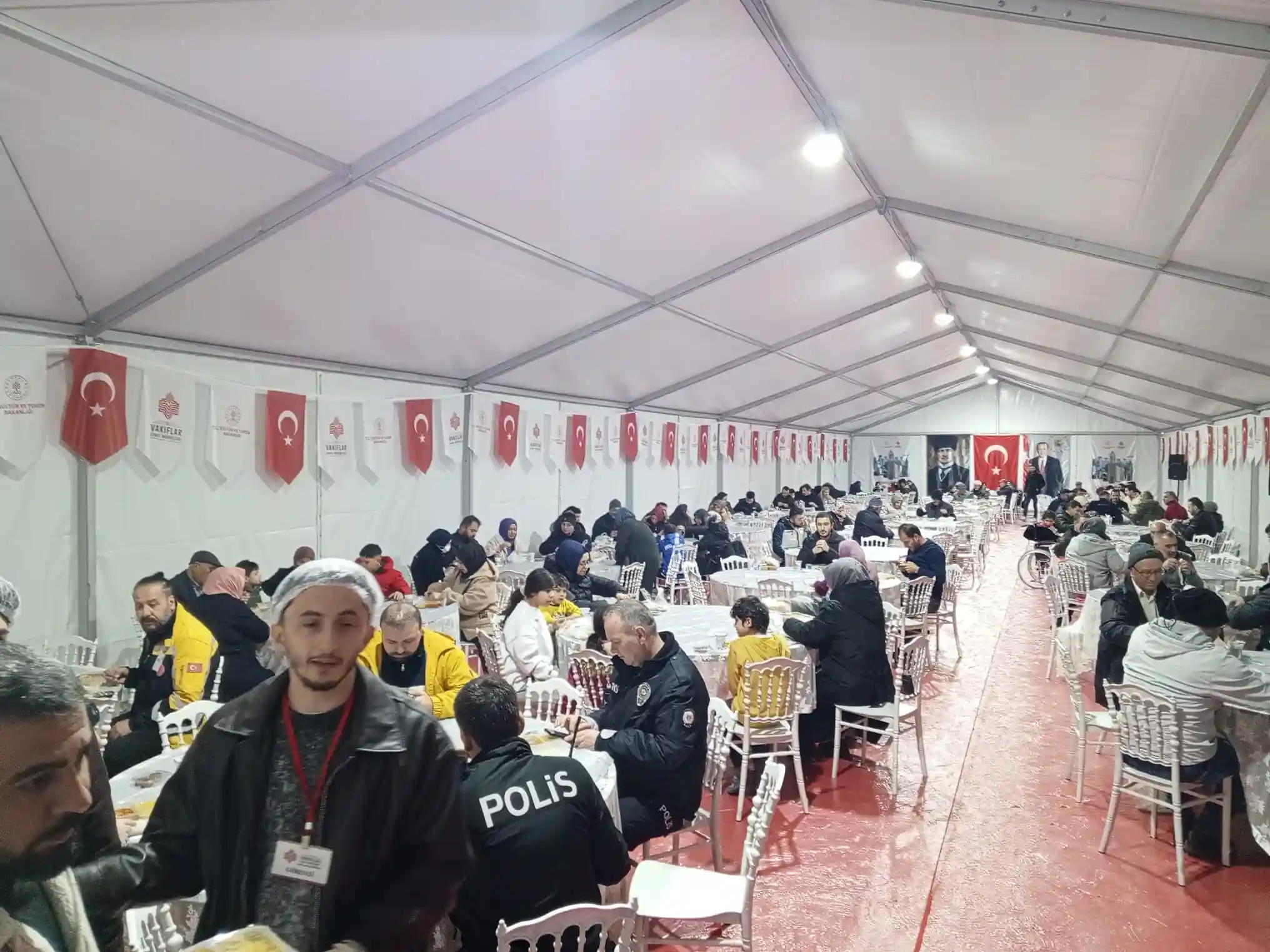 Kütahya Vakıflar’dan 4 Ilde Ramazan Iftar Sofrası 1.Jpg