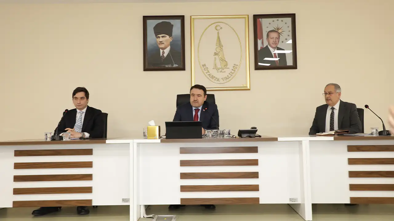 Kütahya Valisi Işın, 2025 Yılının Yatırımlarını Değerlendirdi4