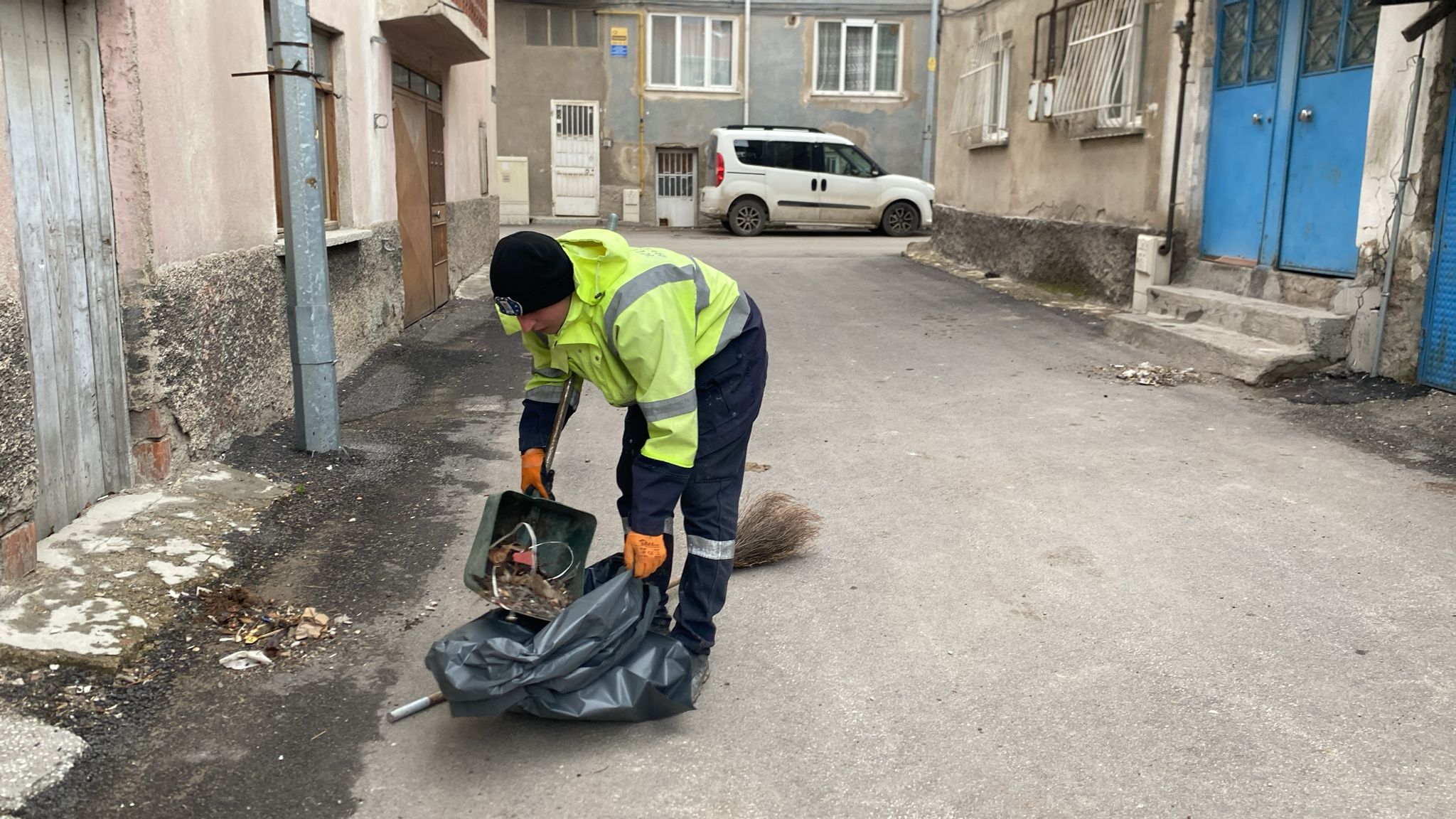 Kütahya Ziraat Mahallesi’nde Temizlik Çalışması (1)