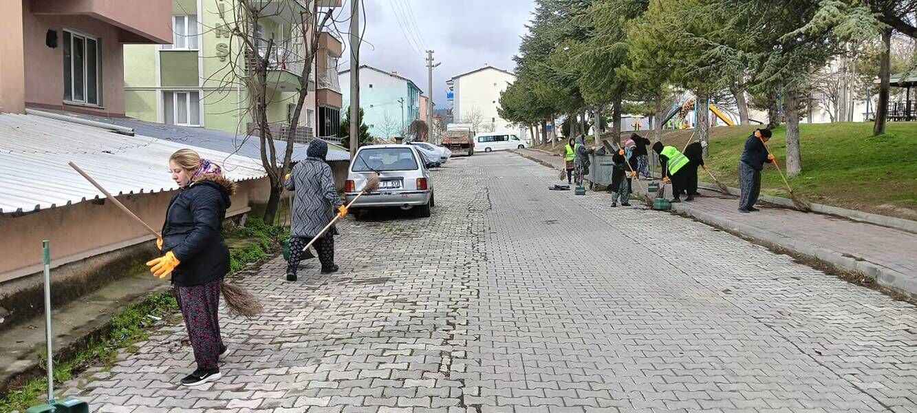 Kütahya’da Akşemseddin Caddesi’nde Temizlik Çalışması (5)