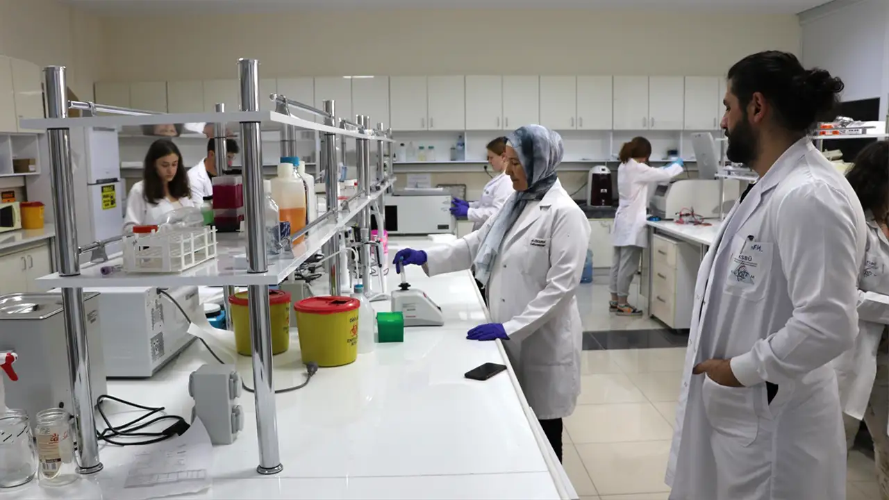 Kütahya'da Bilim Insanları Kansere Karşı Borlu Ilaç Çalışmaları Yapıyor2