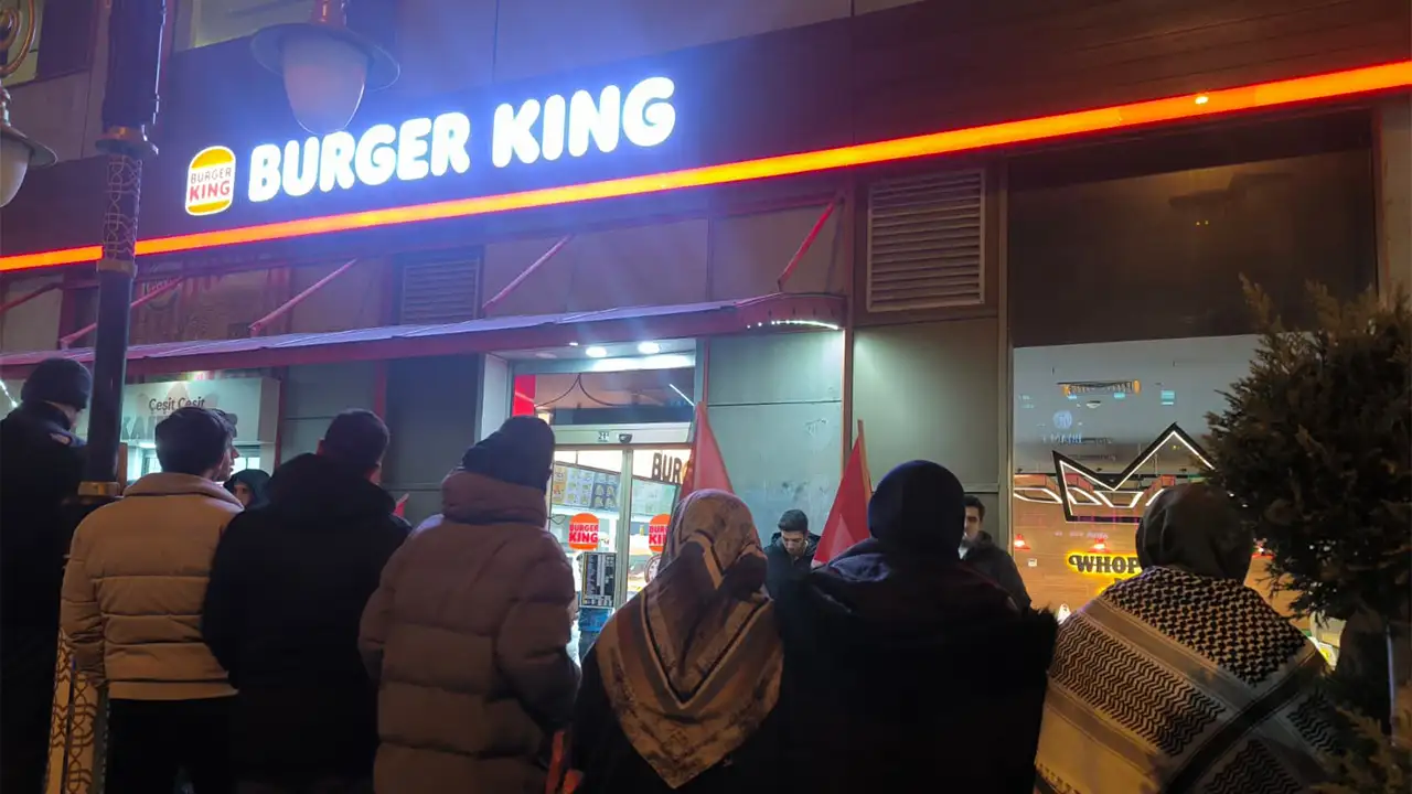 Kütahya’da Burger King Protestosu Sürüyor8