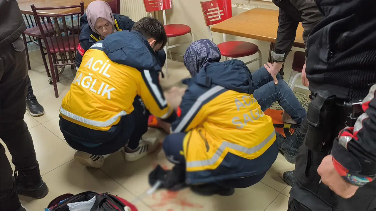 Kütahya’da Çay Ocağında Bıçaklı Saldırı3