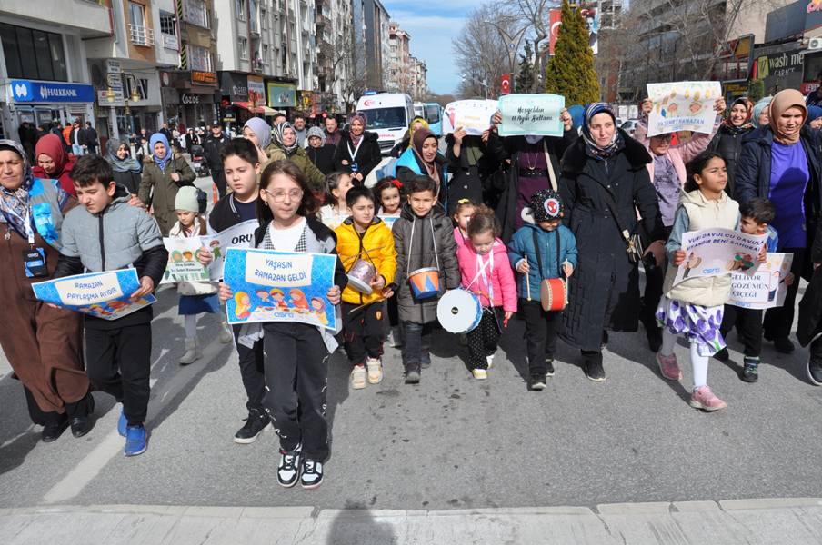 Kütahya’da Çocuklar Ramazan Ayını Karşıladı (2)