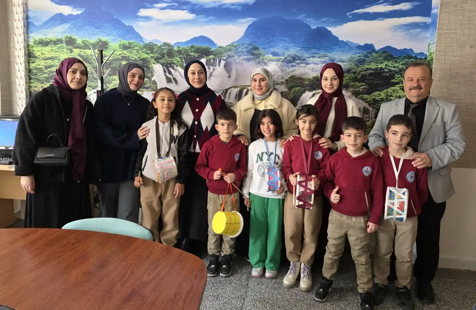 Kütahya’da Ilkokul Öğrencilerin Kitap Hediyesi 1