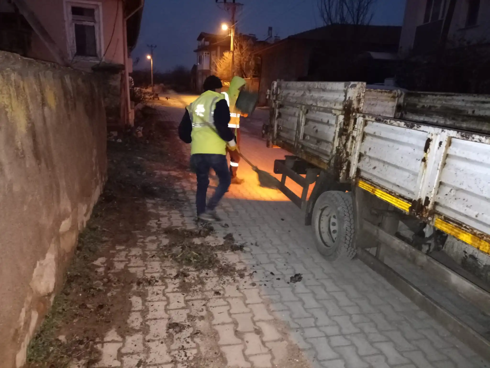 Kütahya’da Mahallelerde Temizlik Çalışmaları Hız Kesmiyor