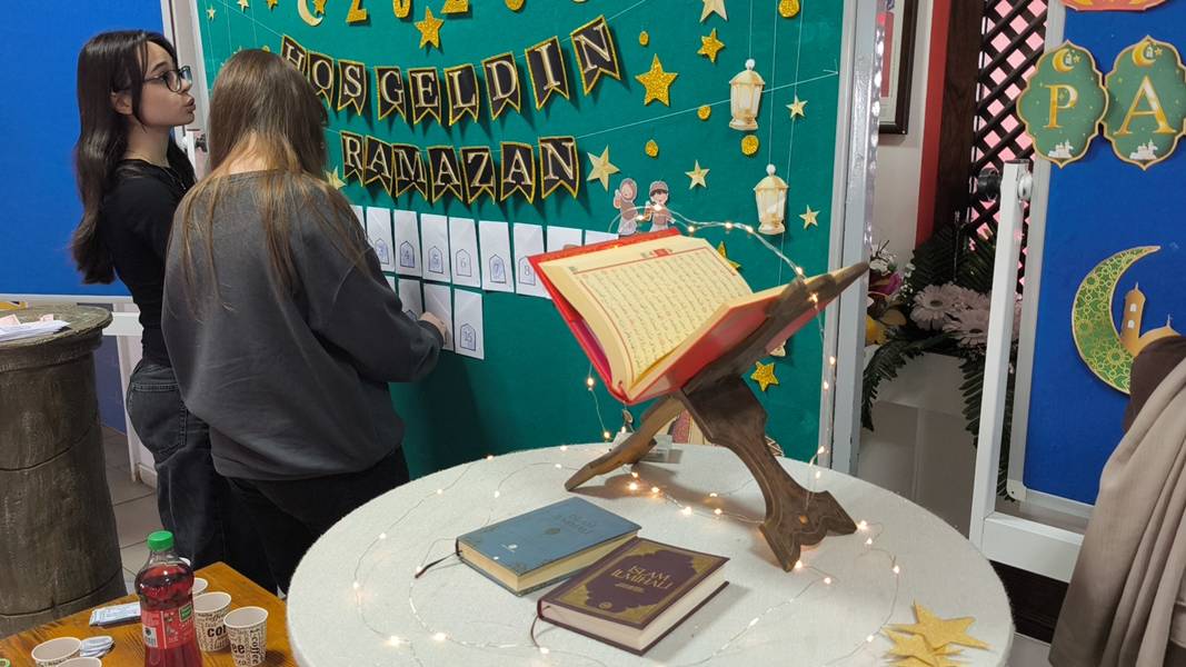 Kütahya'da Öğrenciler Okullarını Ramazan Için Süsledi (1)