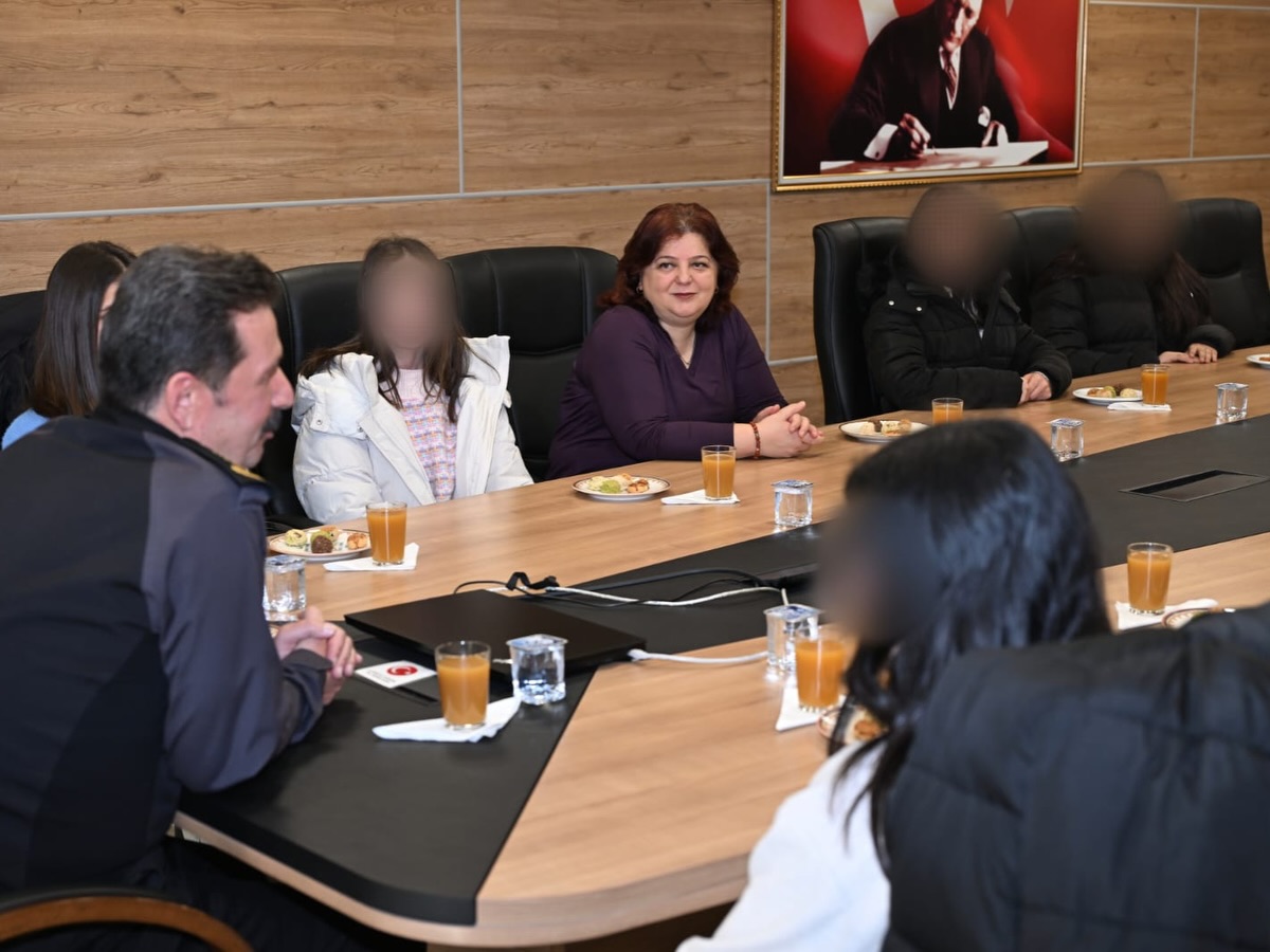 Kütahyada Sevgi Evleri’ndeki Gençler, Emniyette Ağırladı1