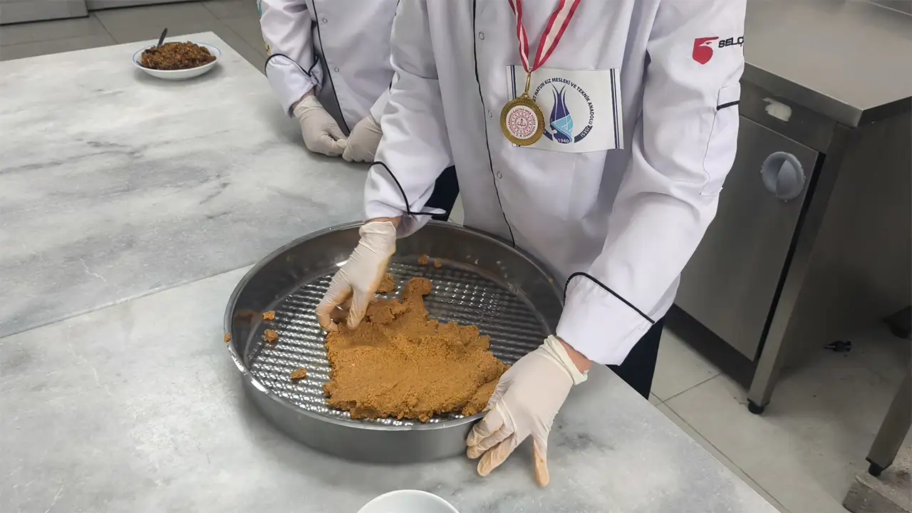 Kütahya’da Yaptıkları Yemeklerle Altın Madalyalarla Döndüler5