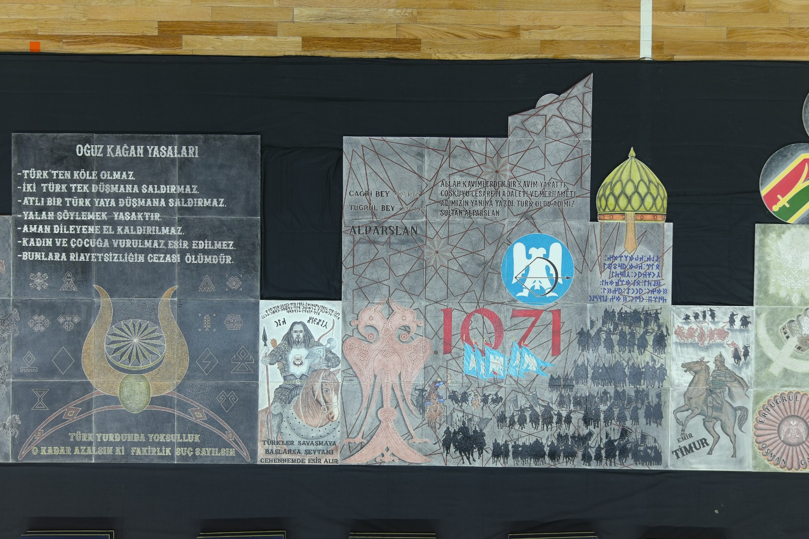 Kütahyalı Çini Ustası 27 Metrelik Çini Esere Türk Tarihini Nakşetti (3)