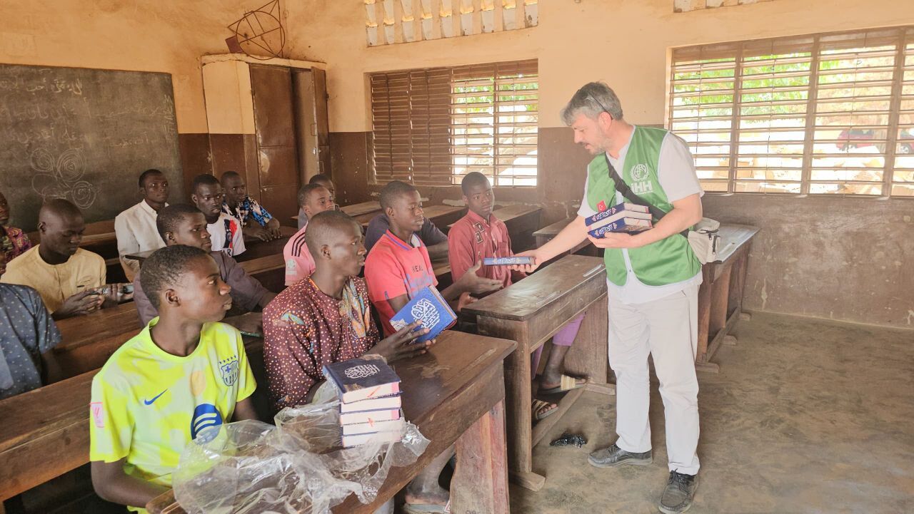 Kütahyalı Hayırseverlerin Desteği Batı Afrika’ya Gönderildi (7)