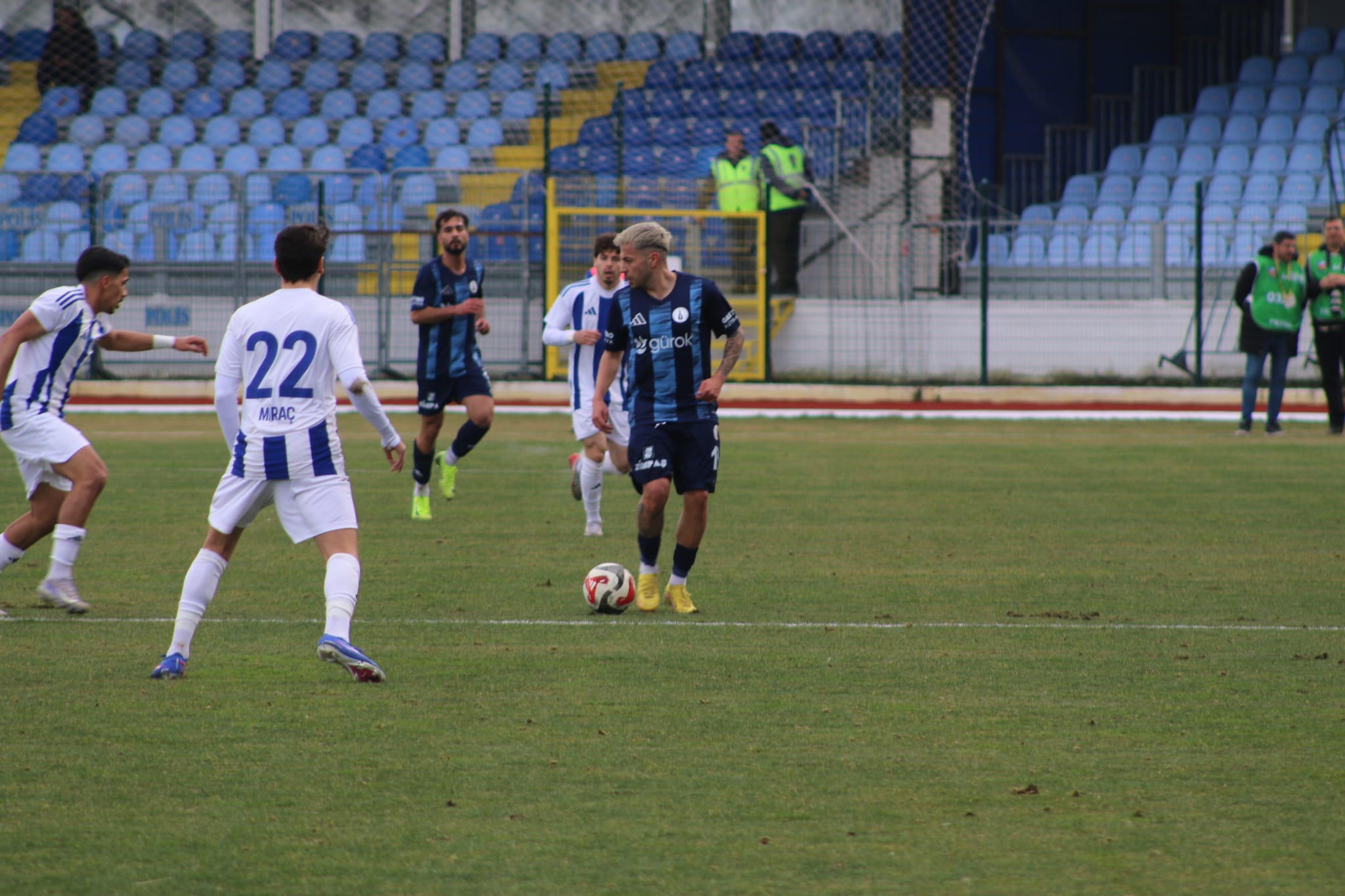 Kütahyaspor Evinde Ilk Yarıyı Golsüz Kapattı (1)-1