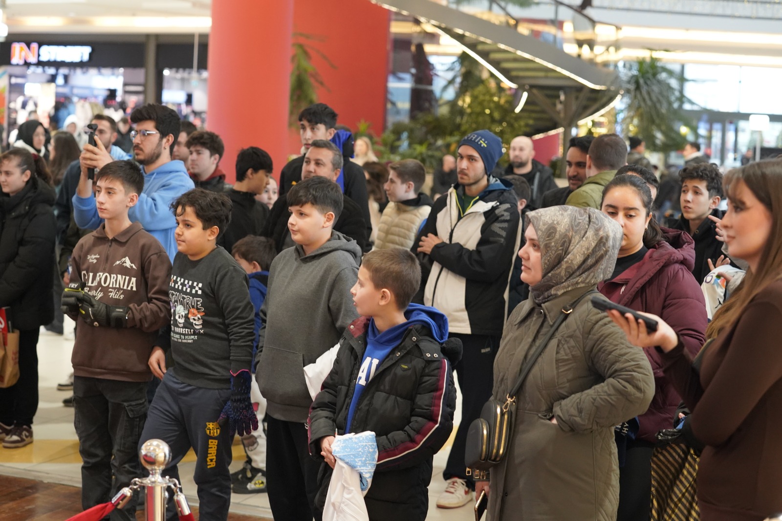 Kütahyaspor Imza Gününde Vatandaşlarla Buluştu (1)-1