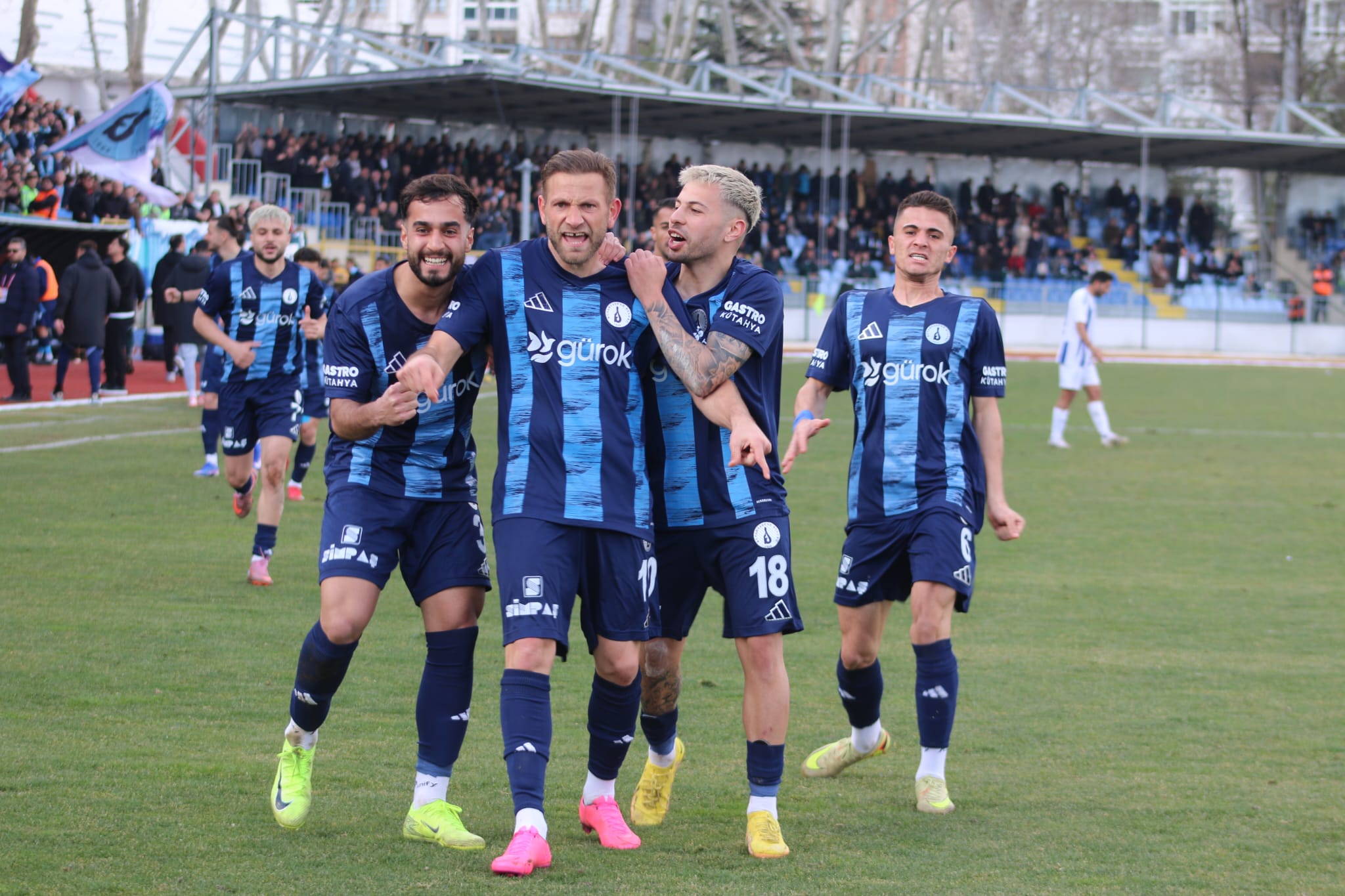 Kütahyaspor Kritik Maçta Evinde Hata Yapmadı (3)-1