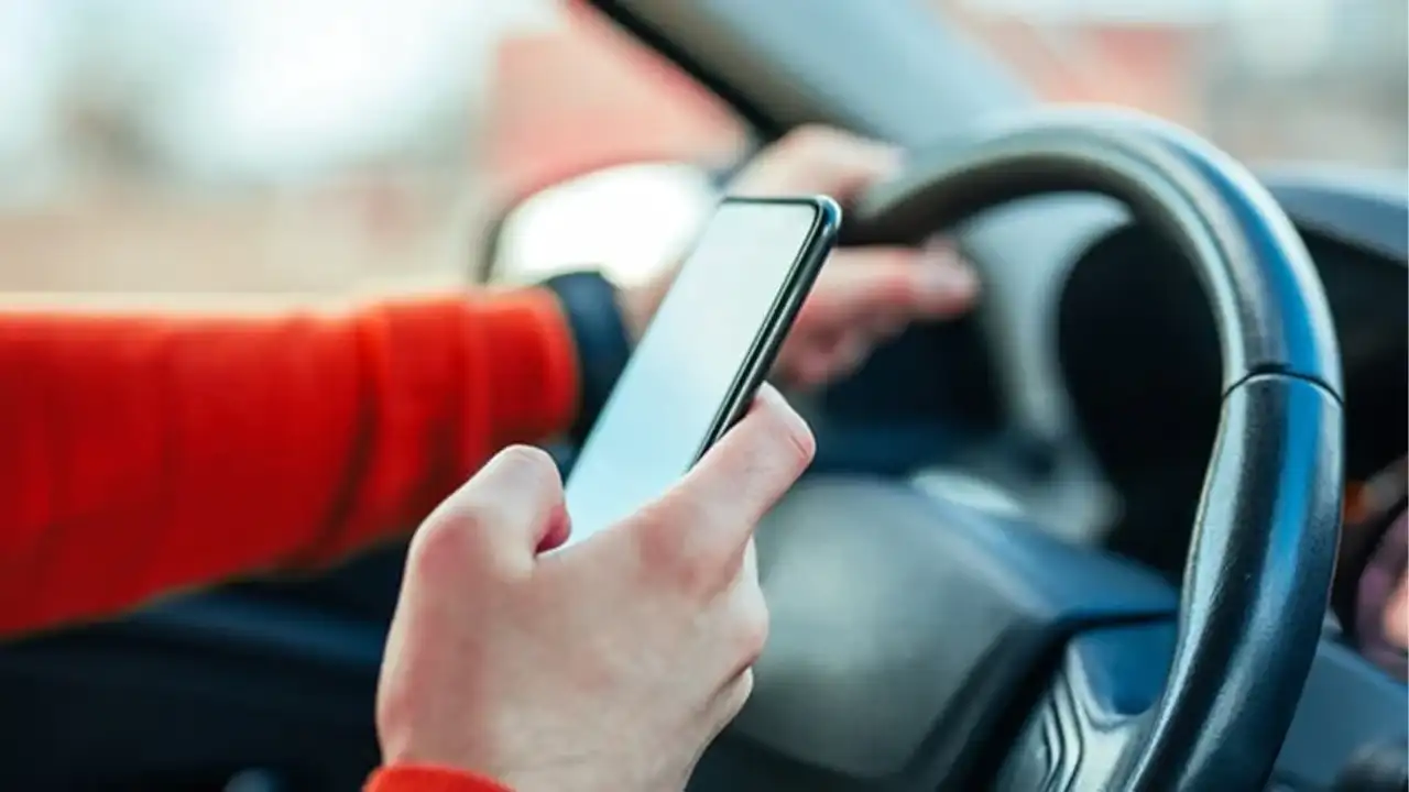 Trafikte Telefon Kullananlara 2026’Da Ağır Cezalar Geliyor