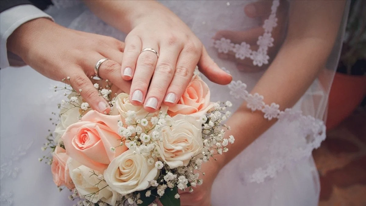 Tüi̇k Evliler Bekârlara Göre Daha Mutlu1