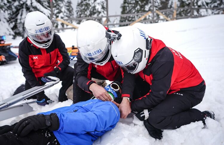 Uludağ’da JAK timi 1180 olaya müdahale etti-1