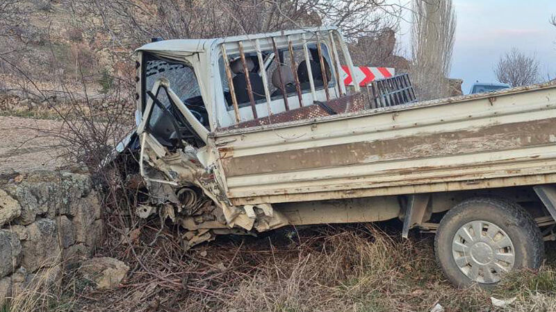 Afyonkarahisar’da Feci Kaza 1 Kişi Hayatını Kaybetti 00