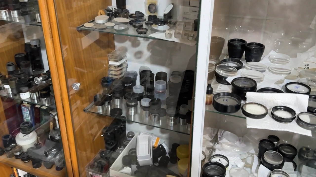 Emekli Öğretmen 20 Yıldır Teleskop Üretiyor