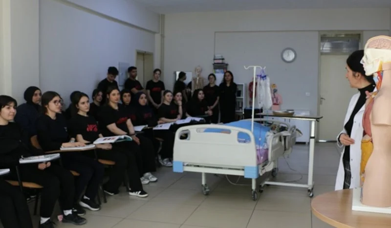 Eskişehir’de Meslek Lisesi Sağlık Personeli Yetiştiriyor3-1