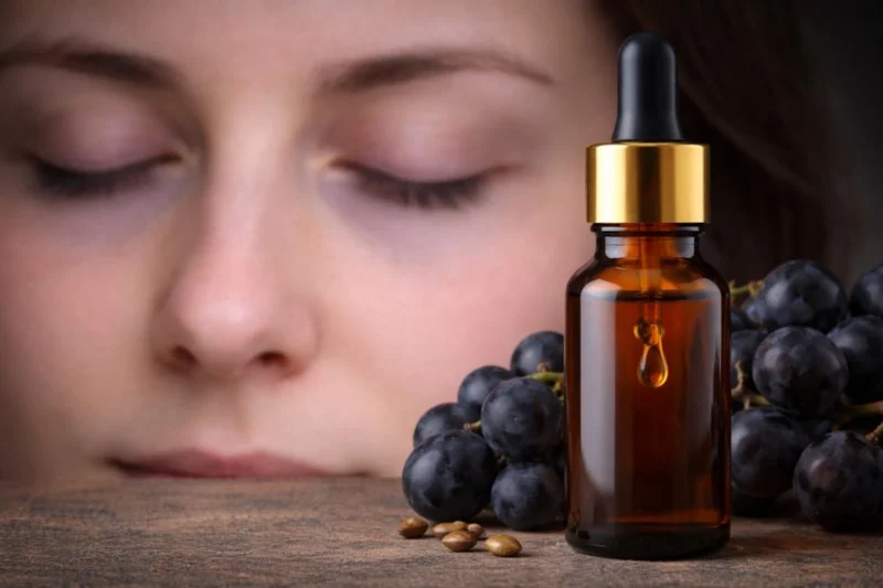 Göz Altı Morluklarına Doğal Çözüm Üzüm Çekirdeği Yağı1