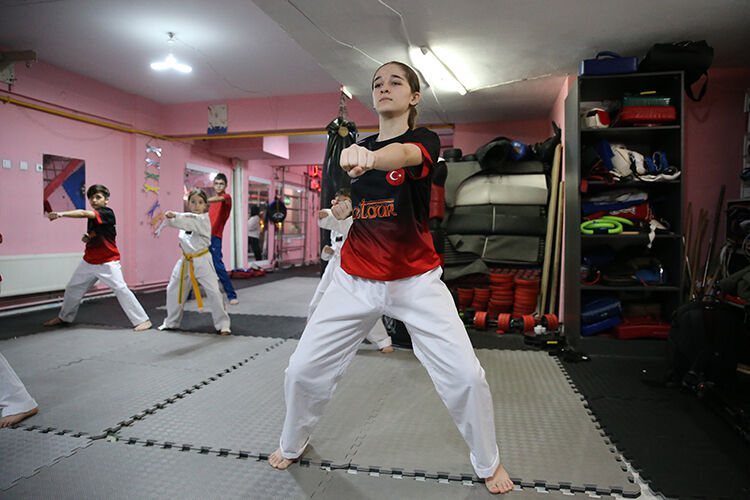 İşitme Engelli Kardeşlerin Hedefi Ay Yıldızlı Forma1